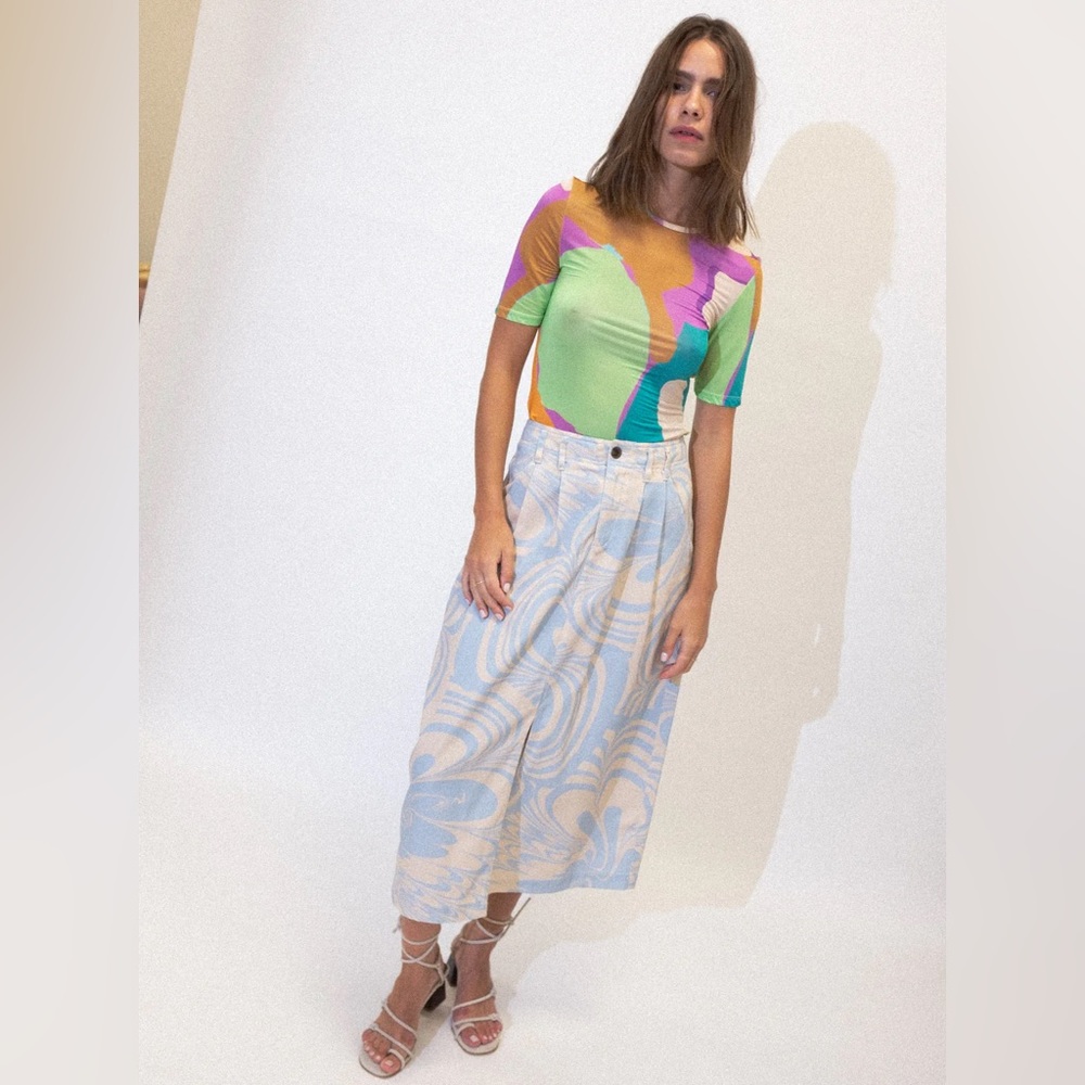 Untitled in motion Lila tee in paraiso